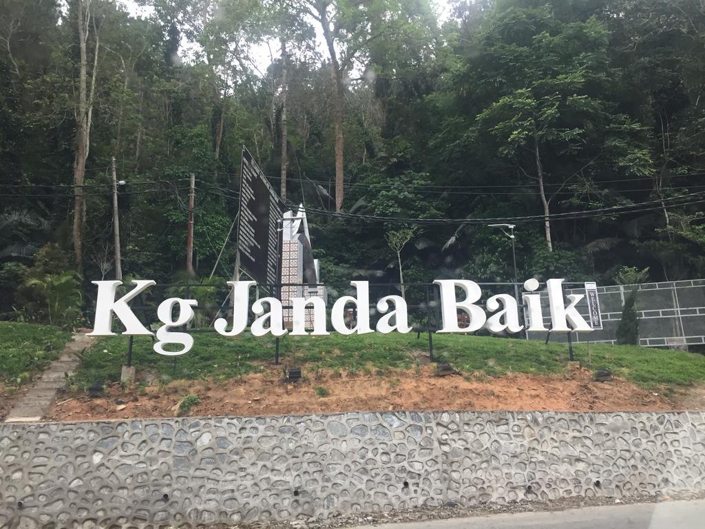 Happy Paradise Homestay Kampung Janda Baik