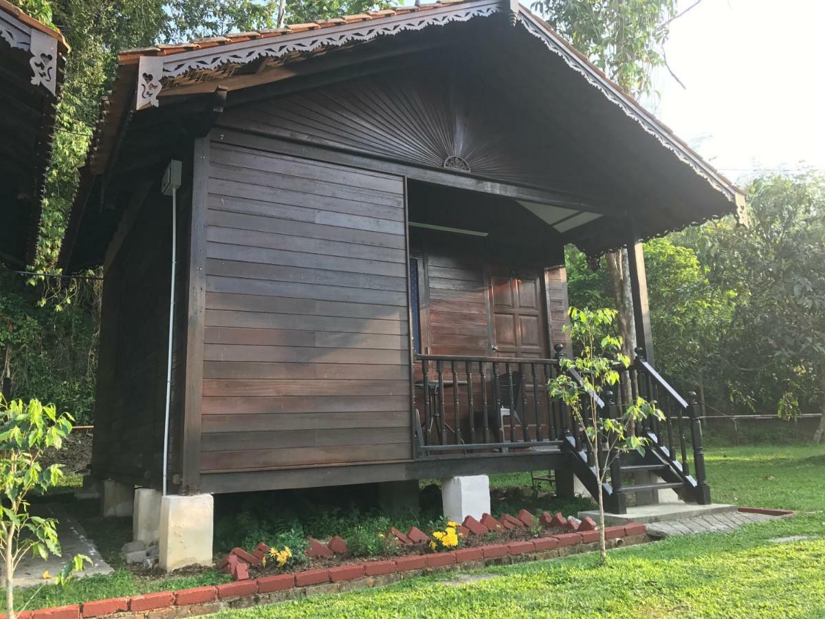 Happy Paradise Homestay Kampung Janda Baik