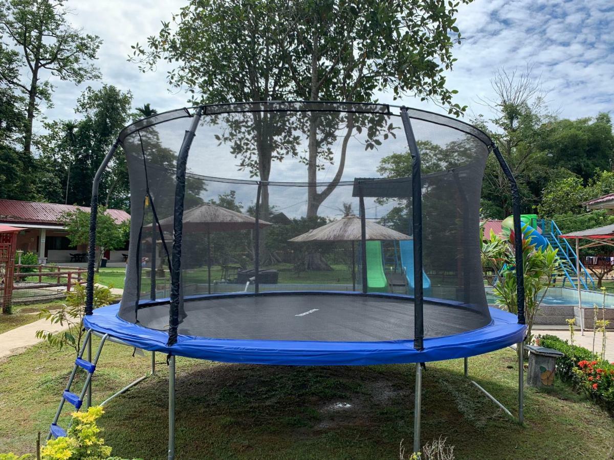 Happy Paradise * Kampung Janda Baik